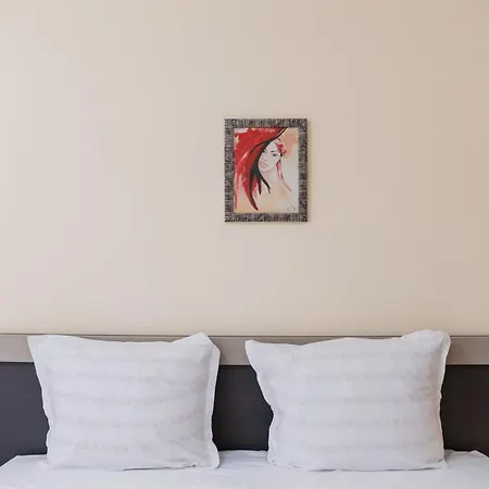 Апартаменты Cozy 2-bed *
