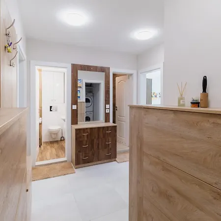 Cozy 2-bed Апартаменты Пловдив